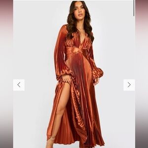 Boohoo PLEATED SATIN OVERSIZED SLEEVE MIDI DRESS color RUST size US14